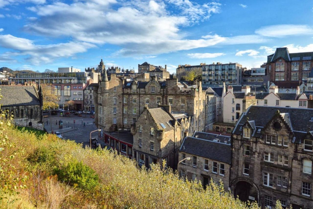 Joivy Unique Old Town Stay Under Edinburgh Castle Exterior foto
